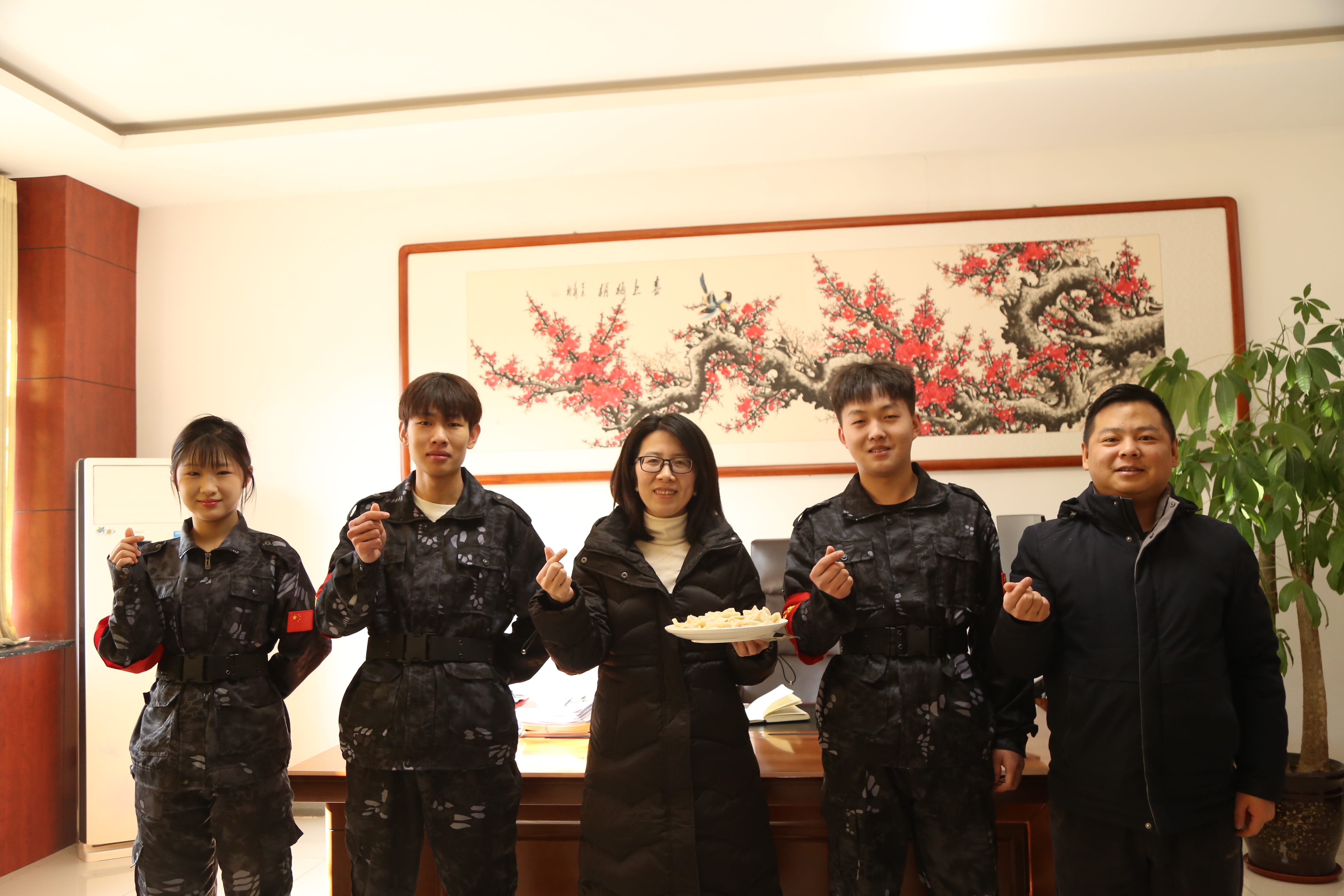 “冬至到，饺子香。”