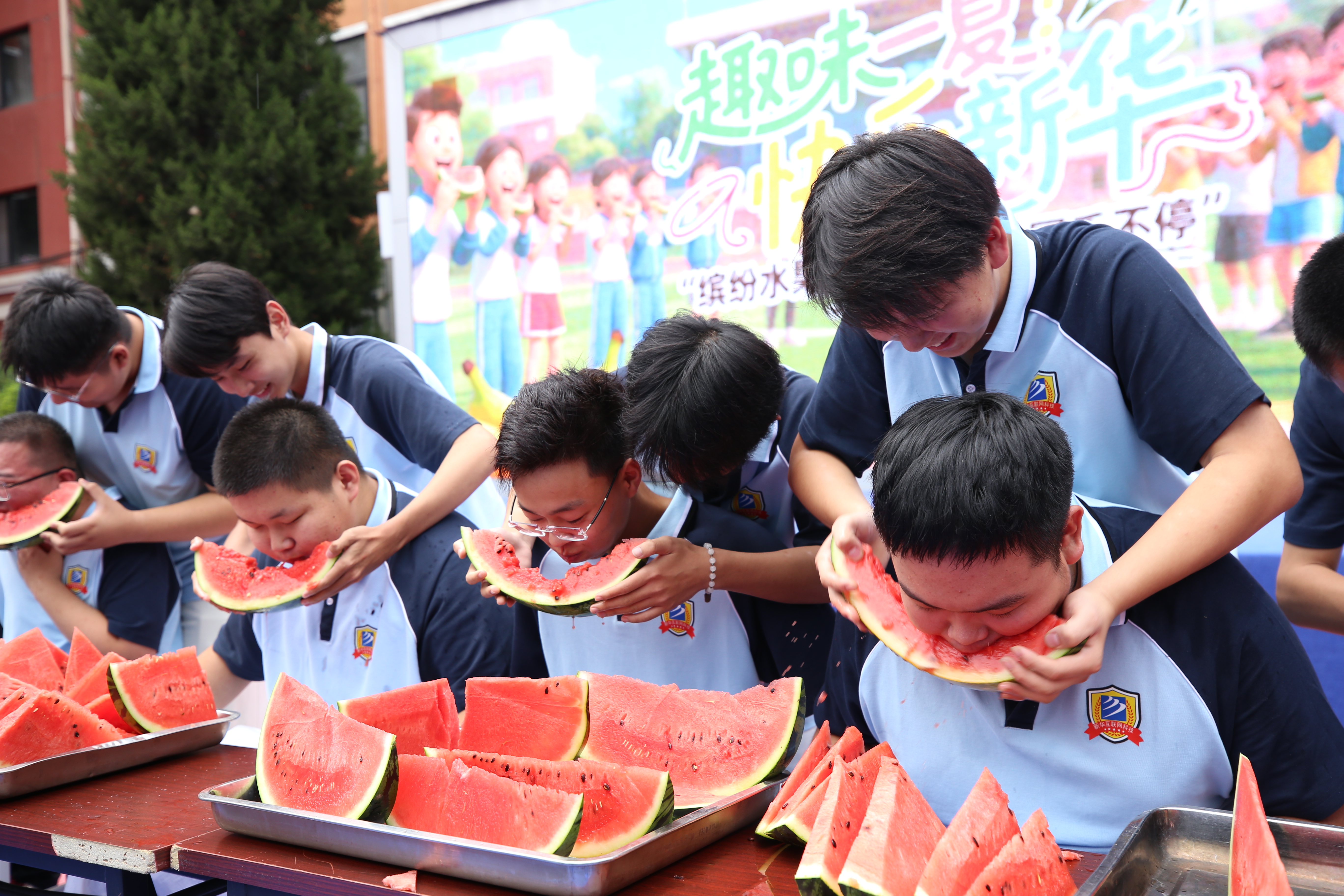 石家庄新华吃西瓜大赛：夏日里的甜蜜狂欢